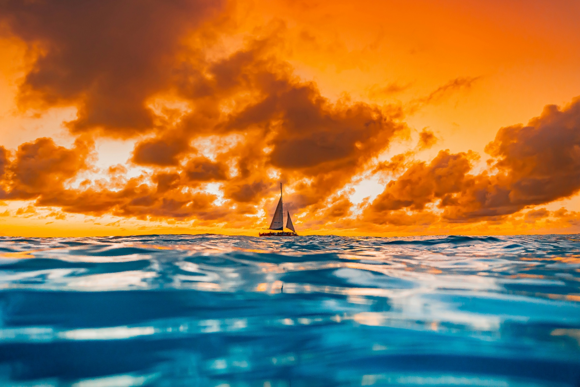 Eagle Beach & Sunset Sail